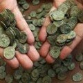 Нашли клад монет